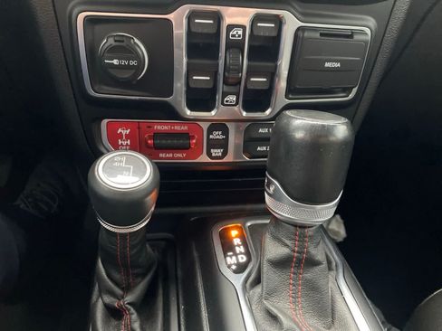 Used 2021 Jeep Wrangler Unlimited Rubicon AWD/4WD image 16