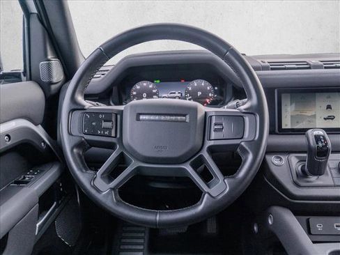 Used 2023 Land Rover Defender 90 X-Dynamic SE image 24