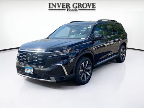 Certified 2025 Honda Pilot Touring image 5