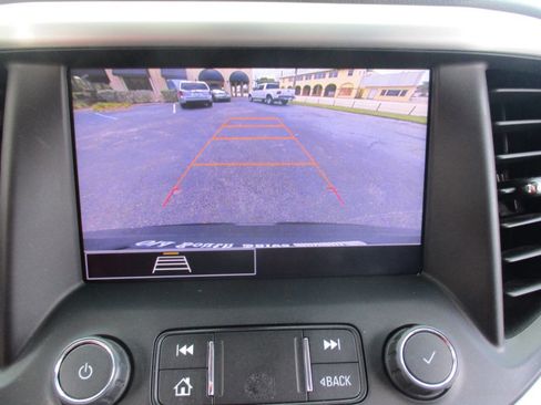 Used 2020 GMC Acadia SLE image 17