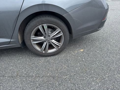 Used 2024 Volkswagen Jetta SE image 9