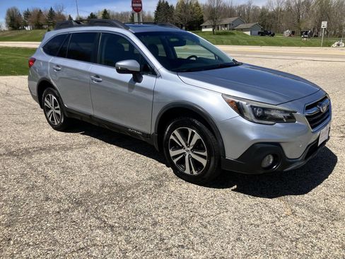 Used 2018 Subaru Outback 2.5i Limited AWD/4WD image 8