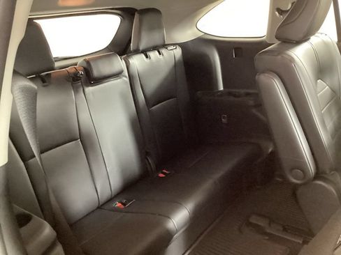 Used 2023 Toyota Highlander XLE AWD/4WD image 24