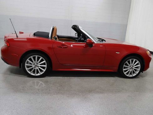 Used 2018 FIAT 124 Spider Lusso RWD image 10