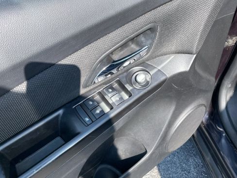 Used 2014 Chevrolet Cruze LT FWD image 11