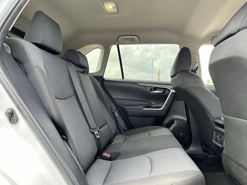 Used 2025 Toyota RAV4 XLE FWD image 27