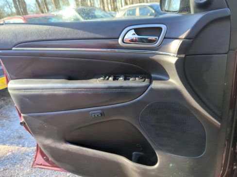 Used 2019 Jeep Grand Cherokee Limited image 32