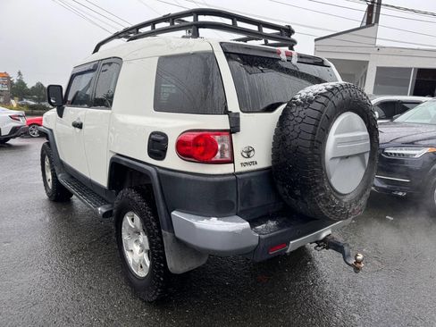 Used 2010 Toyota FJ Cruiser 4WD image 3