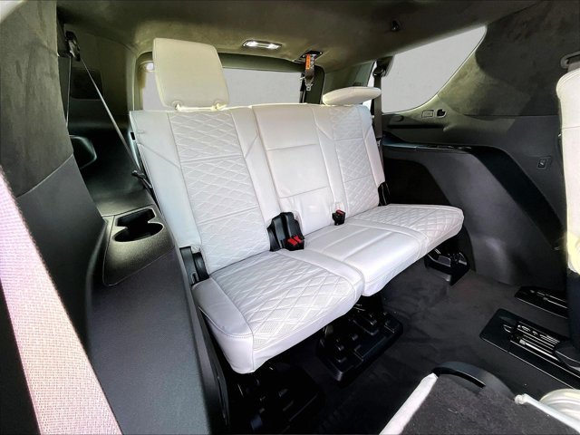Used 2026 Cadillac Escalade Platinum Sport w/ LPO, ONYX Package AWD/4WD image 30
