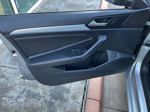 Used 2025 Volkswagen Jetta S image 13