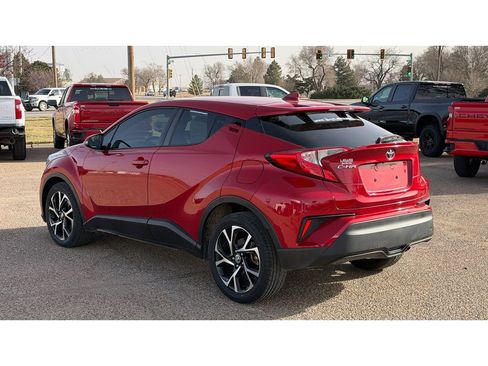 Used 2021 Toyota C-HR XLE image 5