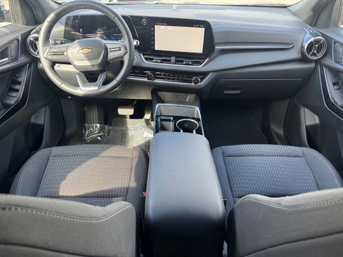 Used 2025 Chevrolet Equinox LT image 40