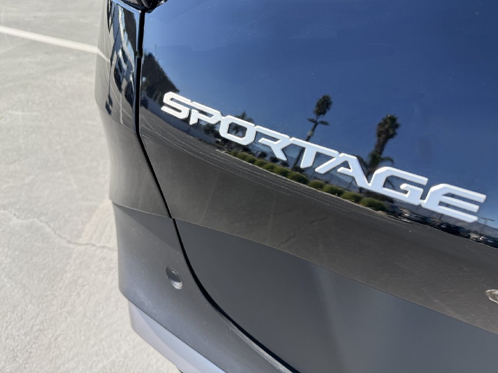 Used 2026 Kia Sportage LX FWD image 6