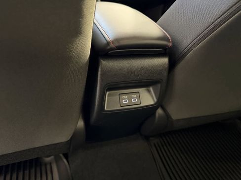 Used 2025 Toyota Corolla SE FWD image 12