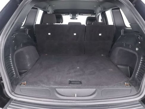 Used 2018 Jeep Grand Cherokee Laredo AWD/4WD image 26