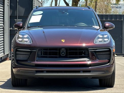 Certified 2024 Porsche Macan S AWD/4WD image 11