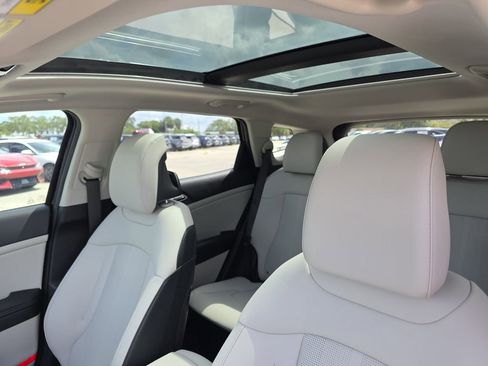 New 2026 Kia Sportage EX w/ EX Panorama Roof Package image 23