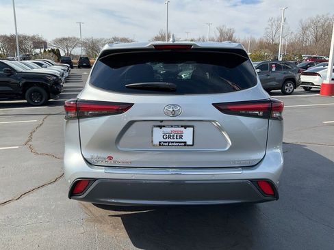 Used 2025 Toyota Highlander Limited image 22