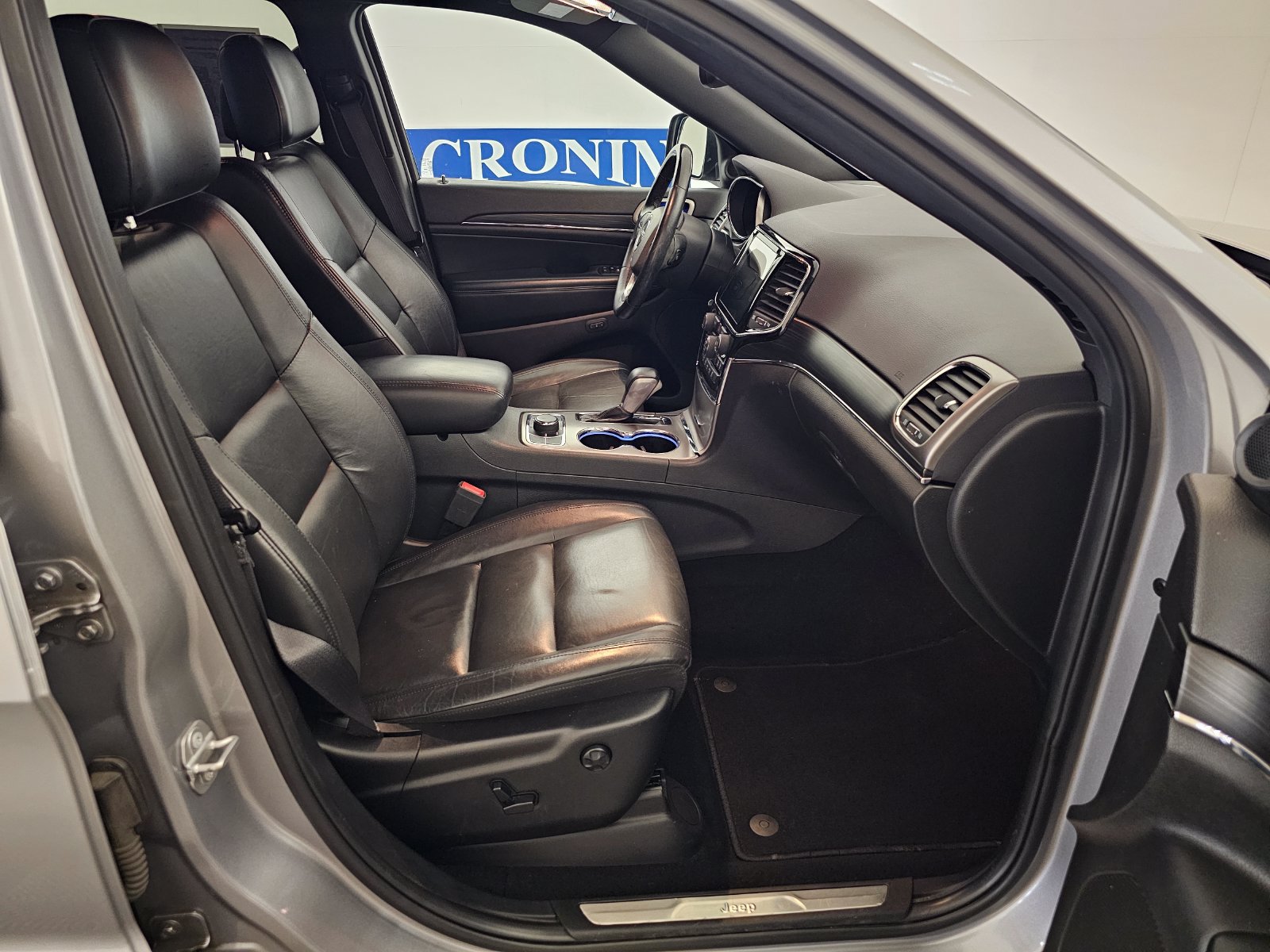 Used 2020 Jeep Grand Cherokee Limited AWD/4WD image 34