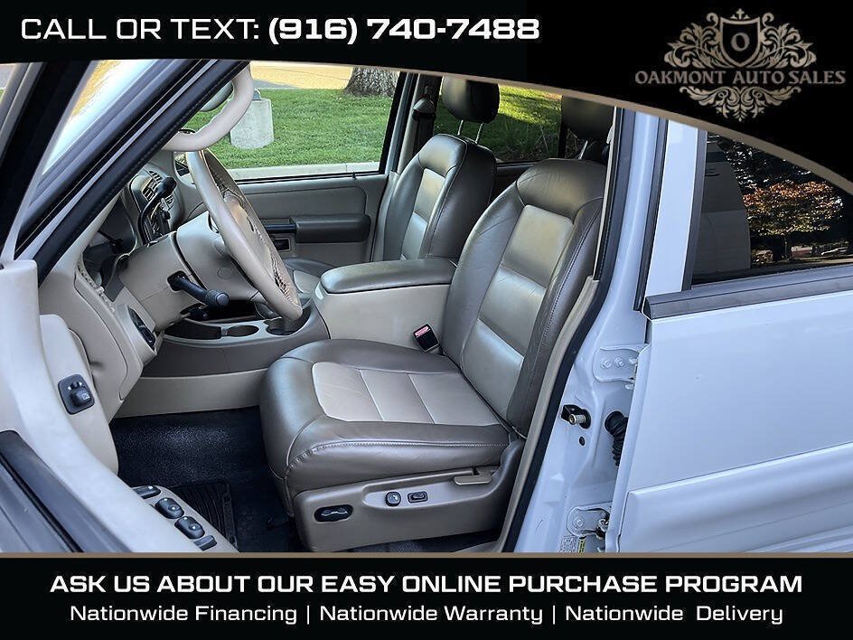 Used 2005 Ford Explorer Sport Trac XLT AWD/4WD image 21