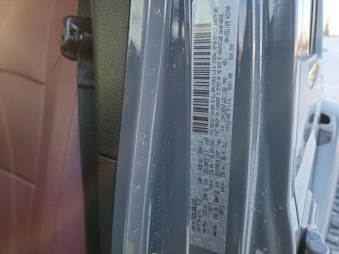 Used 2018 Jeep Wrangler Unlimited Sahara image 23