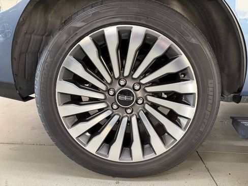 Used 2019 Lincoln Navigator Reserve AWD/4WD image 40