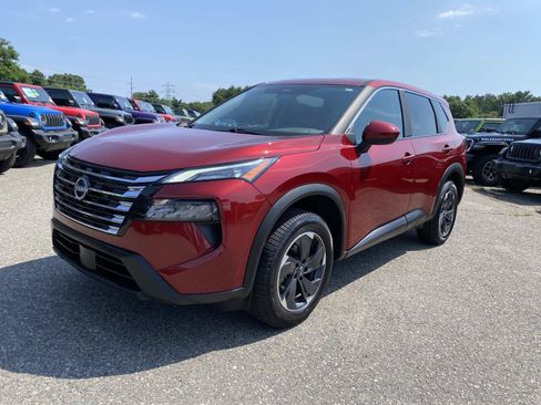 Used 2025 Nissan Rogue SV AWD/4WD image 9