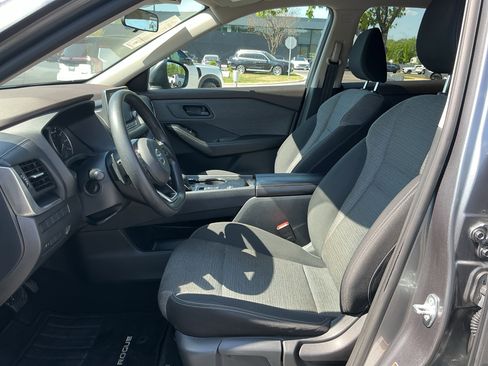 Used 2021 Nissan Rogue S FWD image 12