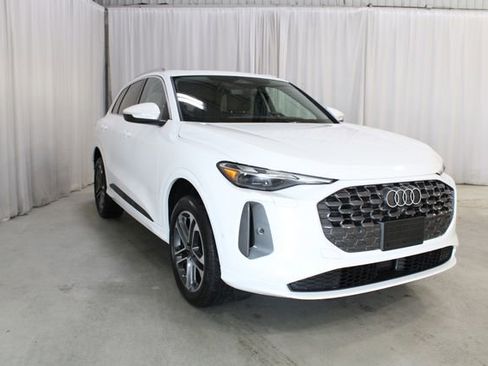 Used 2025 Audi Q5 Premium w/ Convenience Package AWD/4WD image 38