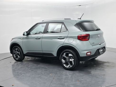 Used 2025 Hyundai Venue SEL image 5