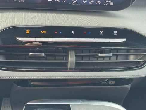 Certified 2025 Buick Enclave Preferred image 25