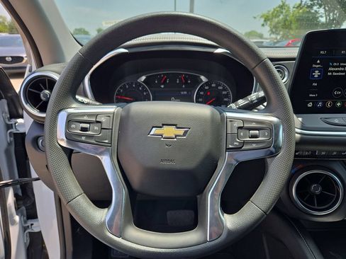 Used 2025 Chevrolet Blazer LT FWD image 22