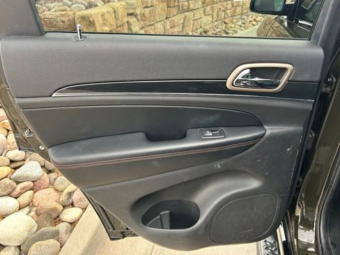 Used 2017 Jeep Grand Cherokee Limited 75th Anniversary image 27