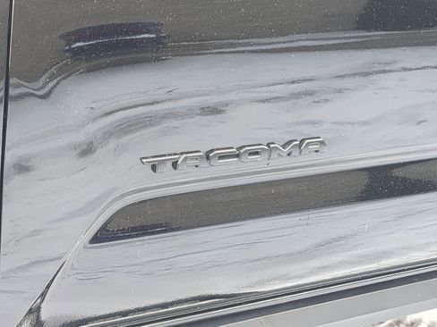 Used 2023 Toyota Tacoma TRD Sport image 16