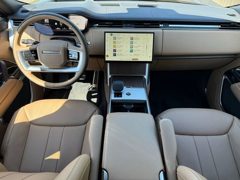 New 2026 Land Rover Range Rover SE image 16
