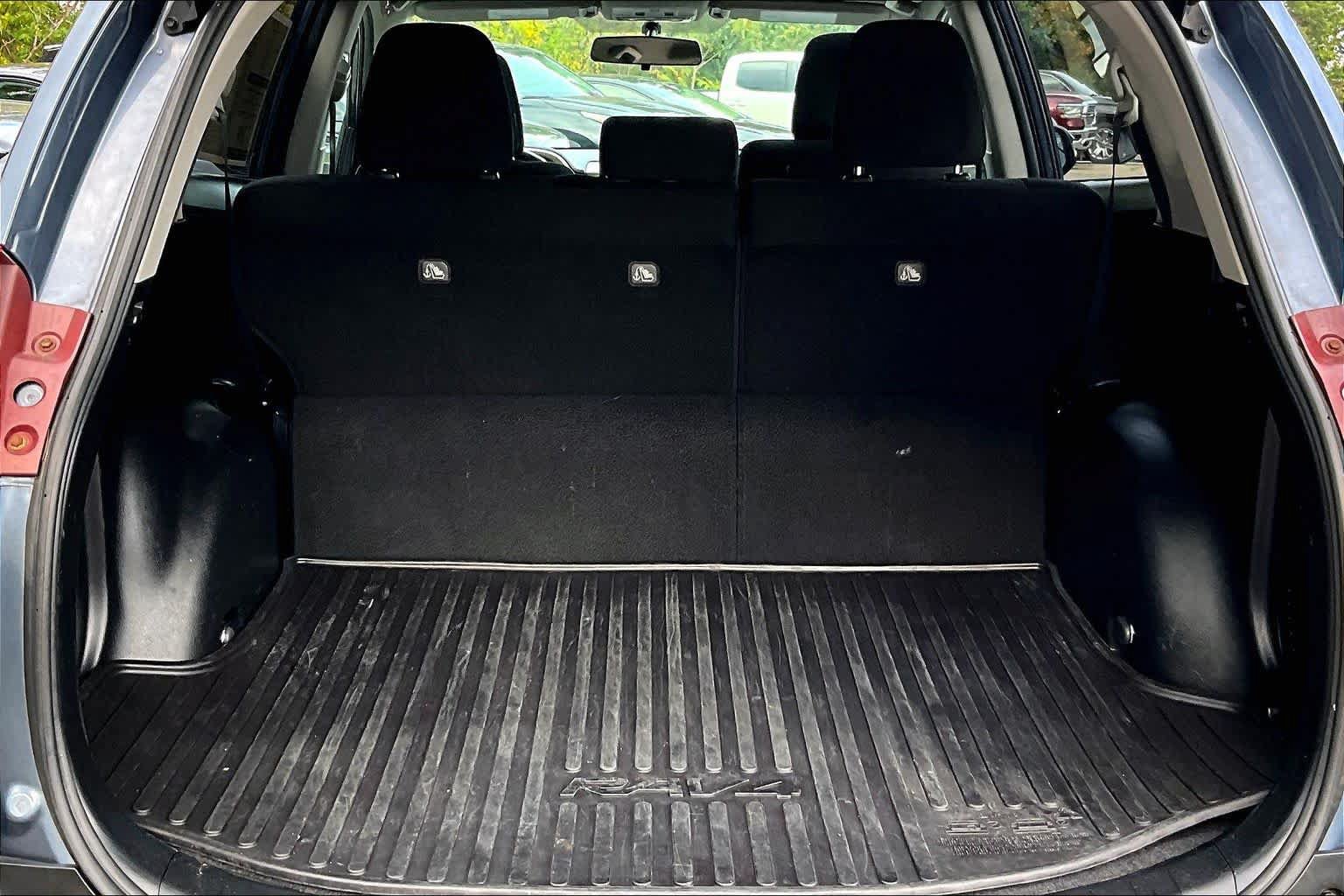 Used 2014 Toyota RAV4 XLE AWD/4WD image 31