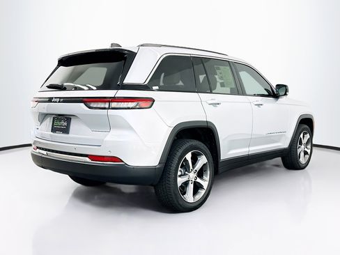 Used 2023 Jeep Grand Cherokee 4WD 4xe image 9