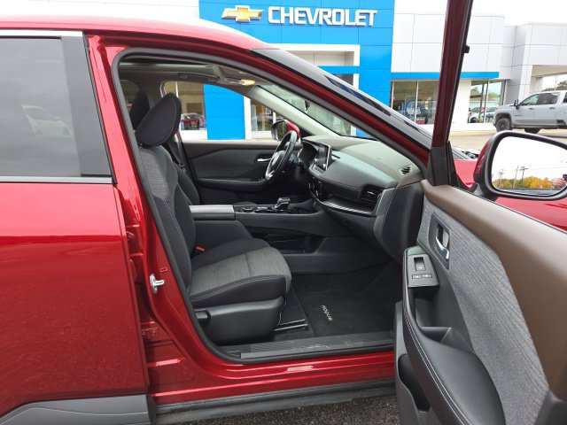 Used 2021 Nissan Rogue SV AWD/4WD image 42