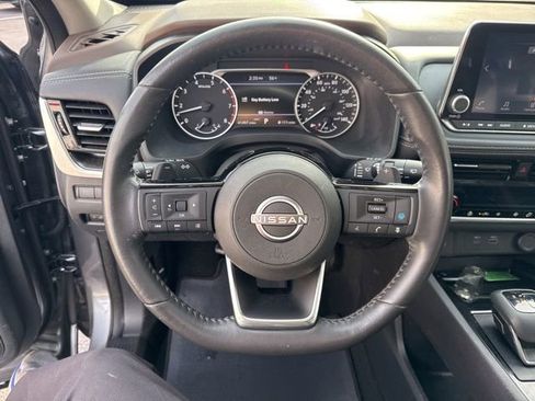 Used 2023 Nissan Rogue SV w/ SV Premium Package image 15