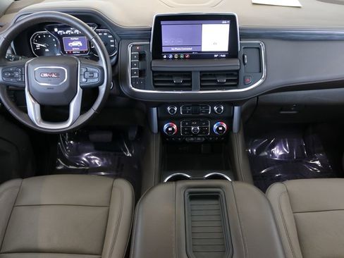 Used 2021 GMC Yukon XL SLT w/ SLT Premium Package image 21