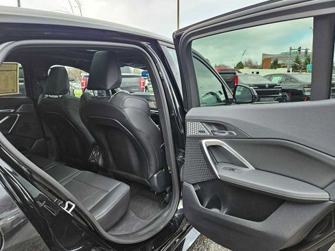 Used 2025 BMW X2 xDrive28i w/ Premium Package image 14
