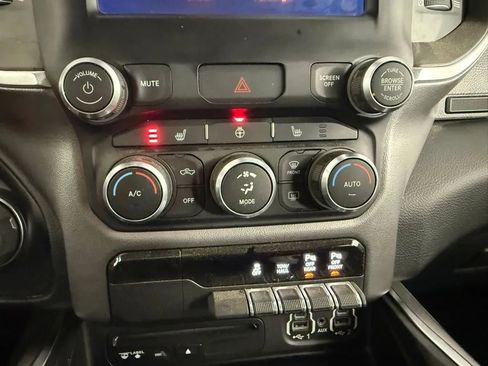 Used 2019 RAM 1500 Big Horn image 12