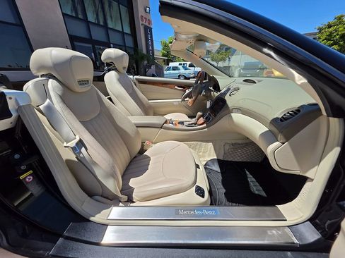 Used 2012 Mercedes-Benz SL 550 image 19
