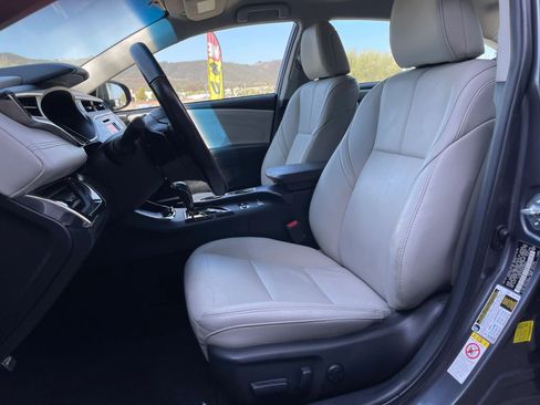 Used 2016 Toyota Avalon XLE FWD image 15