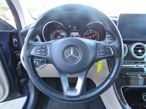 Used 2017 Mercedes-Benz GLC 300 4MATIC image 11