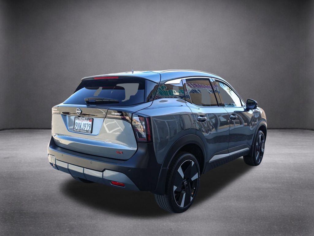 Used 2025 Nissan Kicks SR FWD image 4