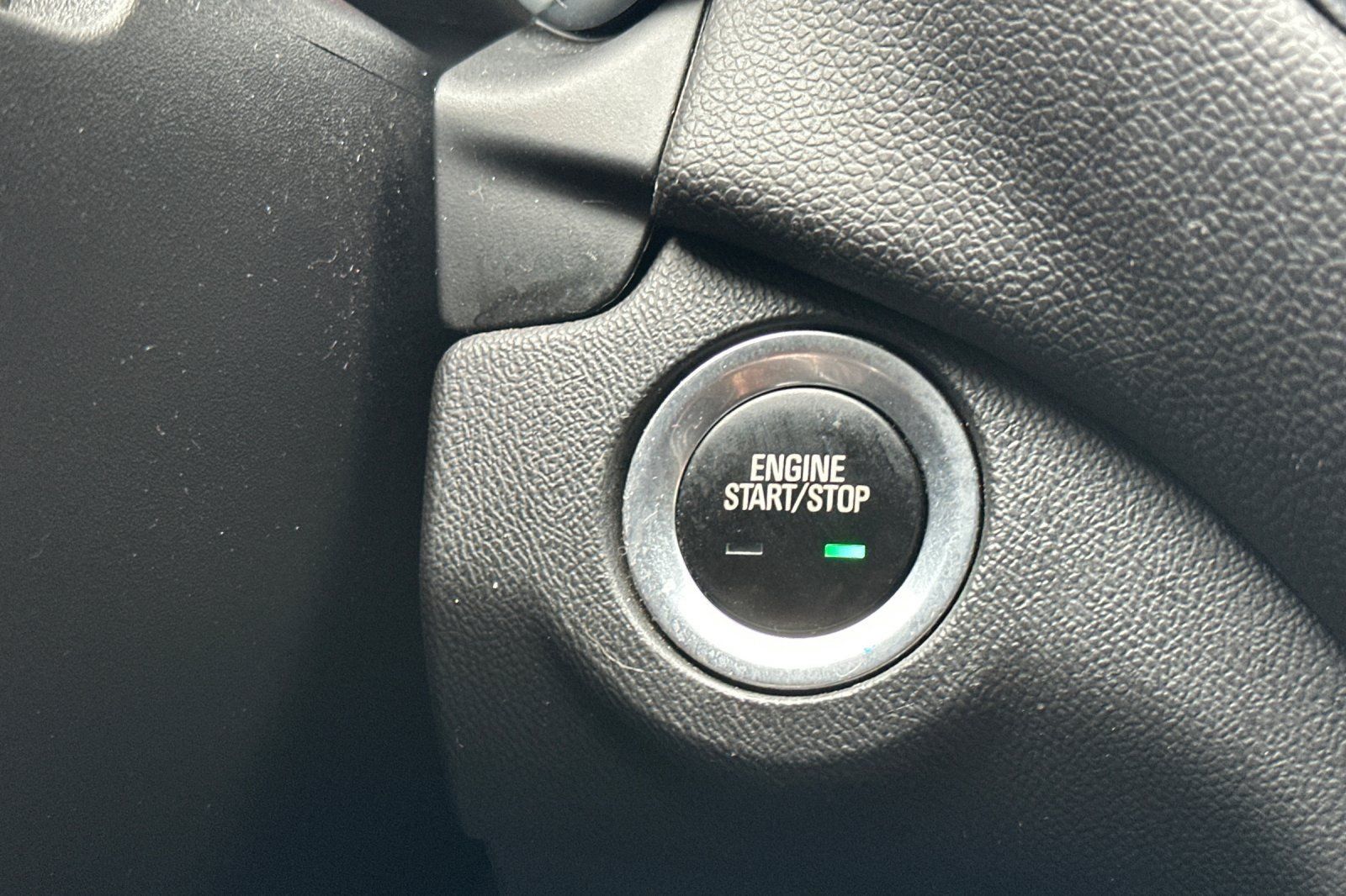 Used 2020 Chevrolet Equinox LT FWD image 25