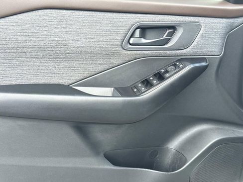 Certified 2023 Nissan Rogue S AWD/4WD image 17