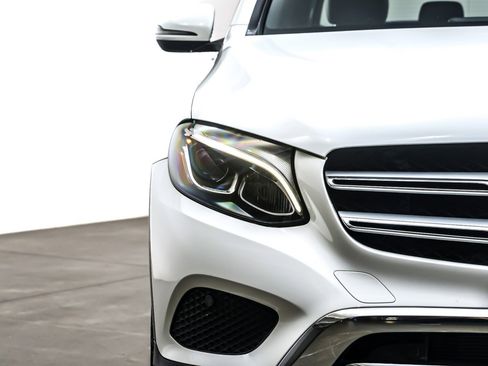 Used 2019 Mercedes-Benz GLC 350e 4MATIC image 14