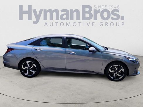 Used 2023 Hyundai Elantra Limited w/ Cargo Package FWD image 2